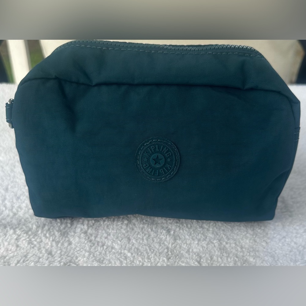 Kipling cosmetics bags